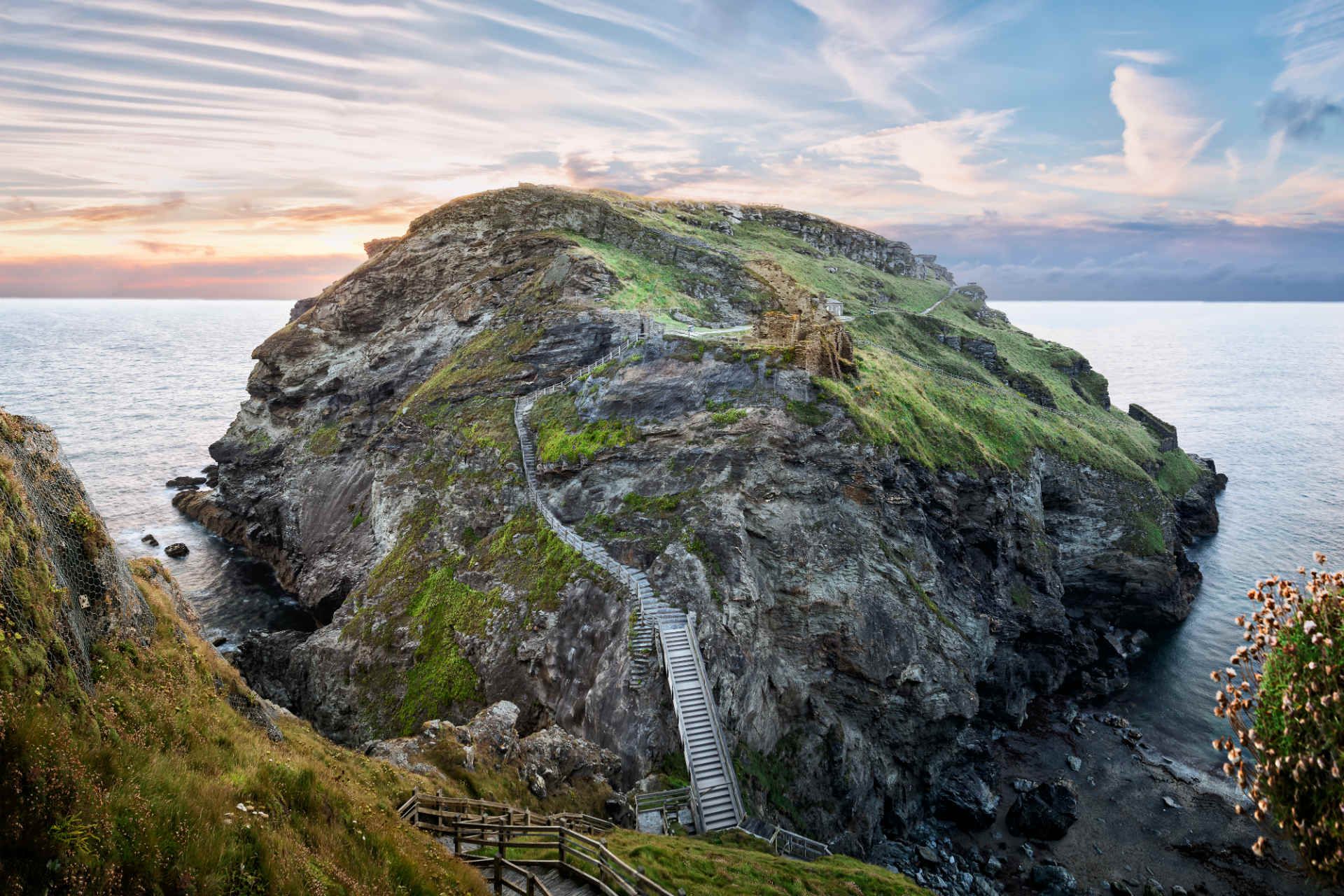 Tintagel Castle © Valery Egorov/Shutterstock