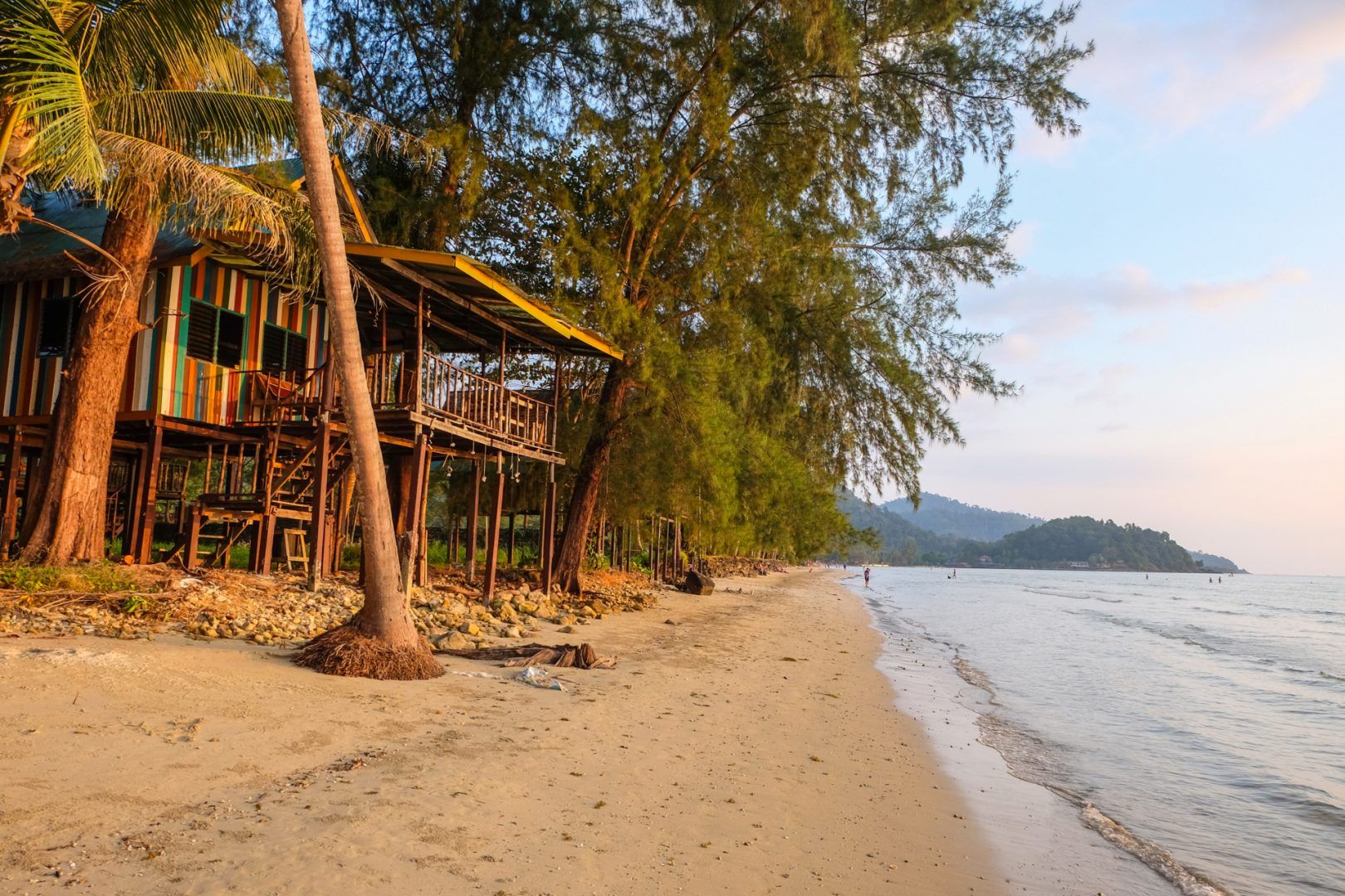 Khlong Phrao beach on Ko Chang © ronemmons / Shutterstock