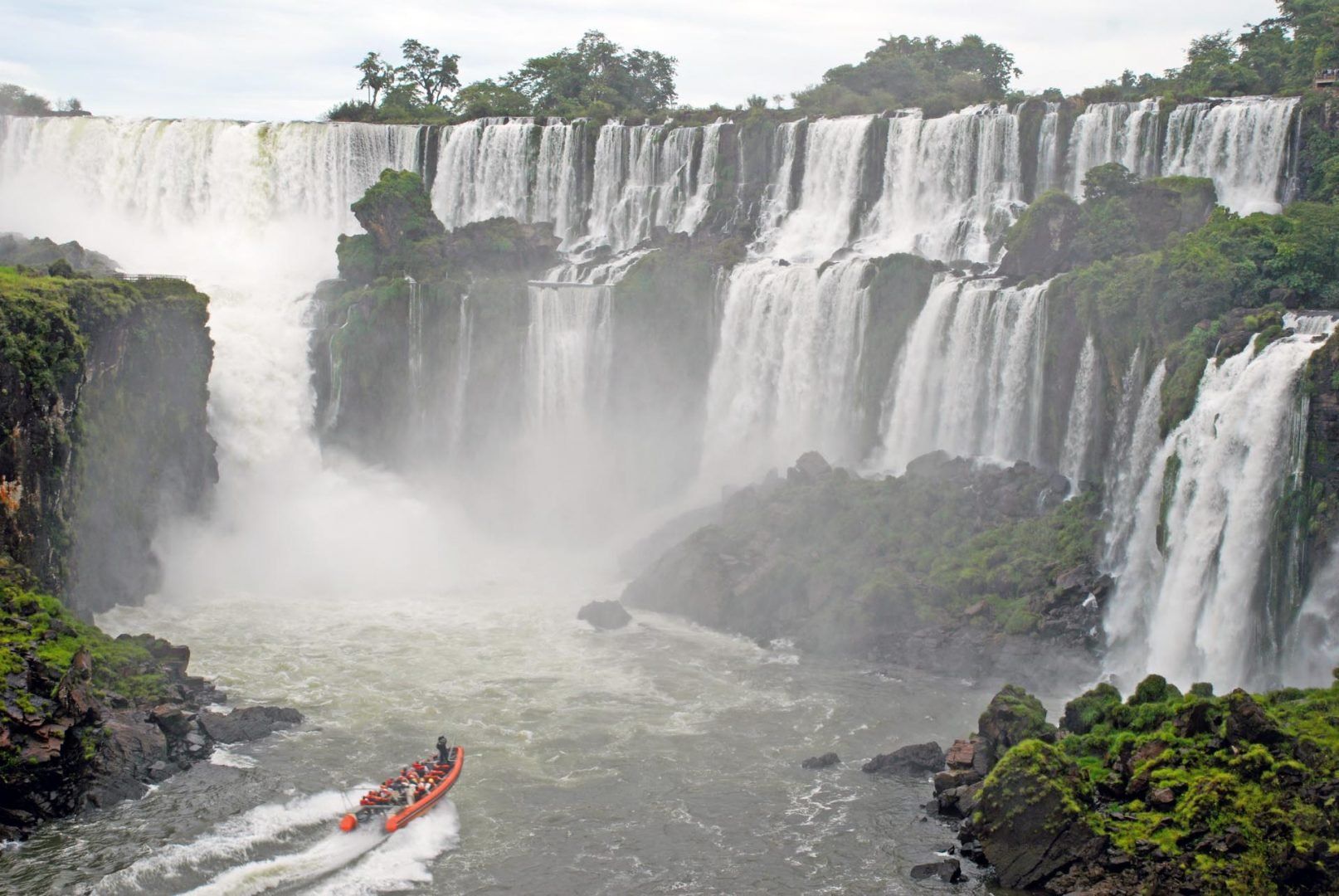 best places to go with kids Iguazu Falls is the most visited place in Argentina