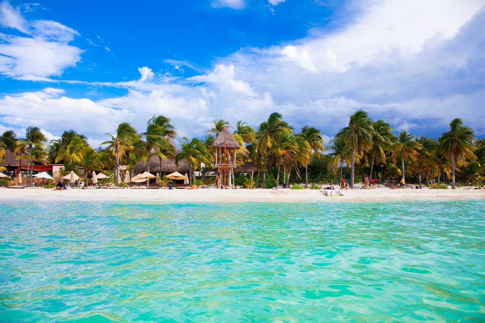Isla Mujeres – a quiet option near to Cancun © Aleksandar Todorovic / Shutterstock