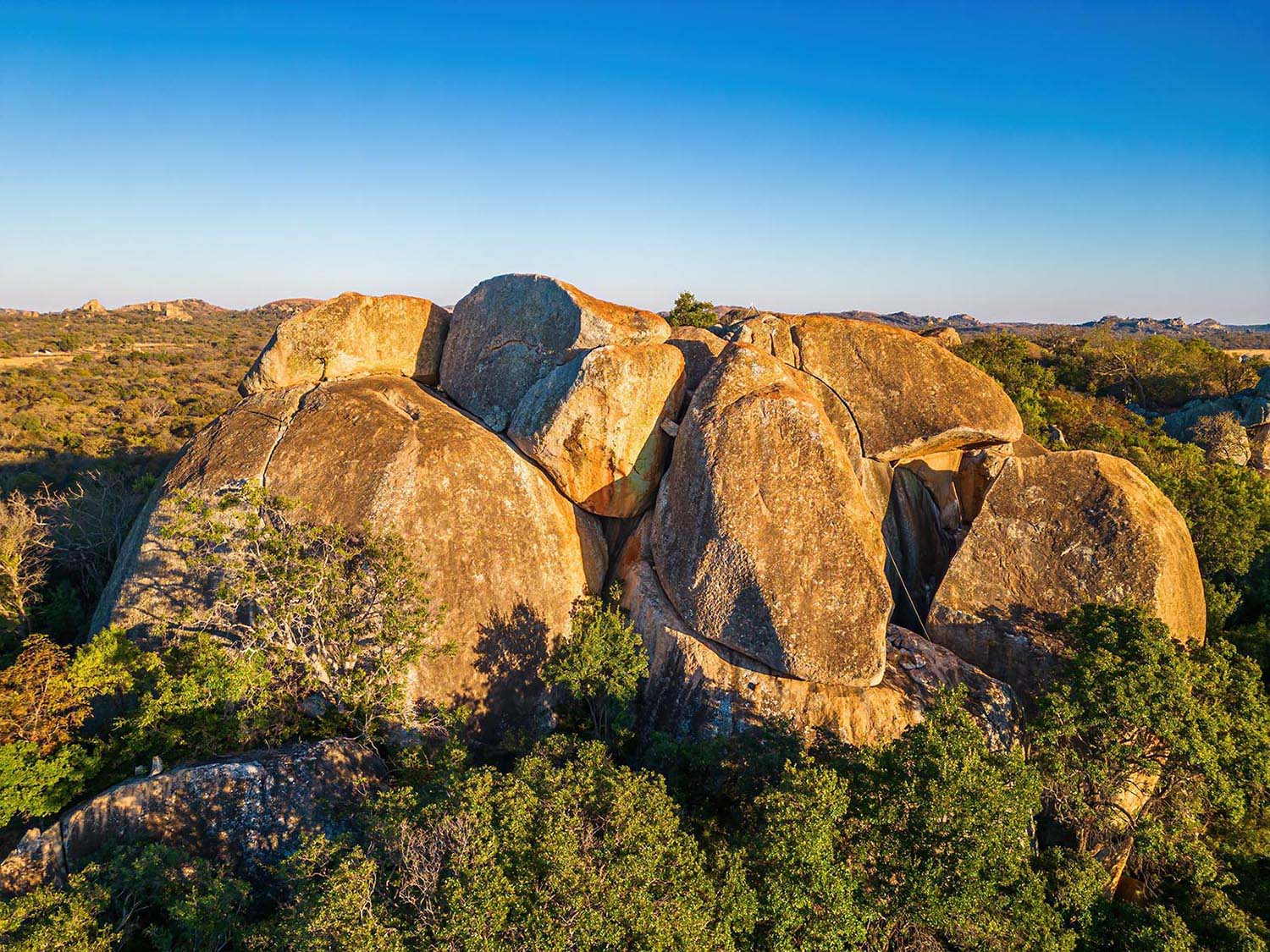The picturesque rock formations of the Matobo National Park, Zimbabwe © Shutterstock