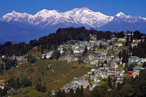 Darjeeling-india-shutterstock_1051063844
