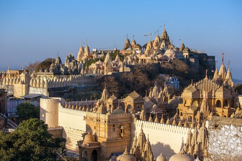 Shatrunjaya hill and Jain temples © Mazur Travel/Shutterstock