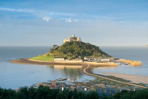st-michaels-mount-cornwall-uk-shutterstock_690354613